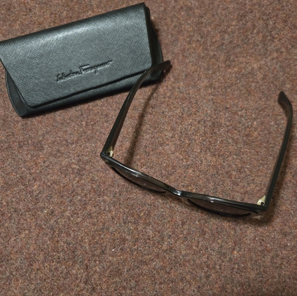 Salvatore Ferragamo Classic Logo 53mm Cat Eye Sunglasses In Black With Case main image 9